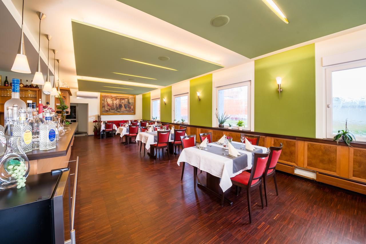 Hotel Restaurant Vater Rhein Woerth am Rhein Dış mekan fotoğraf