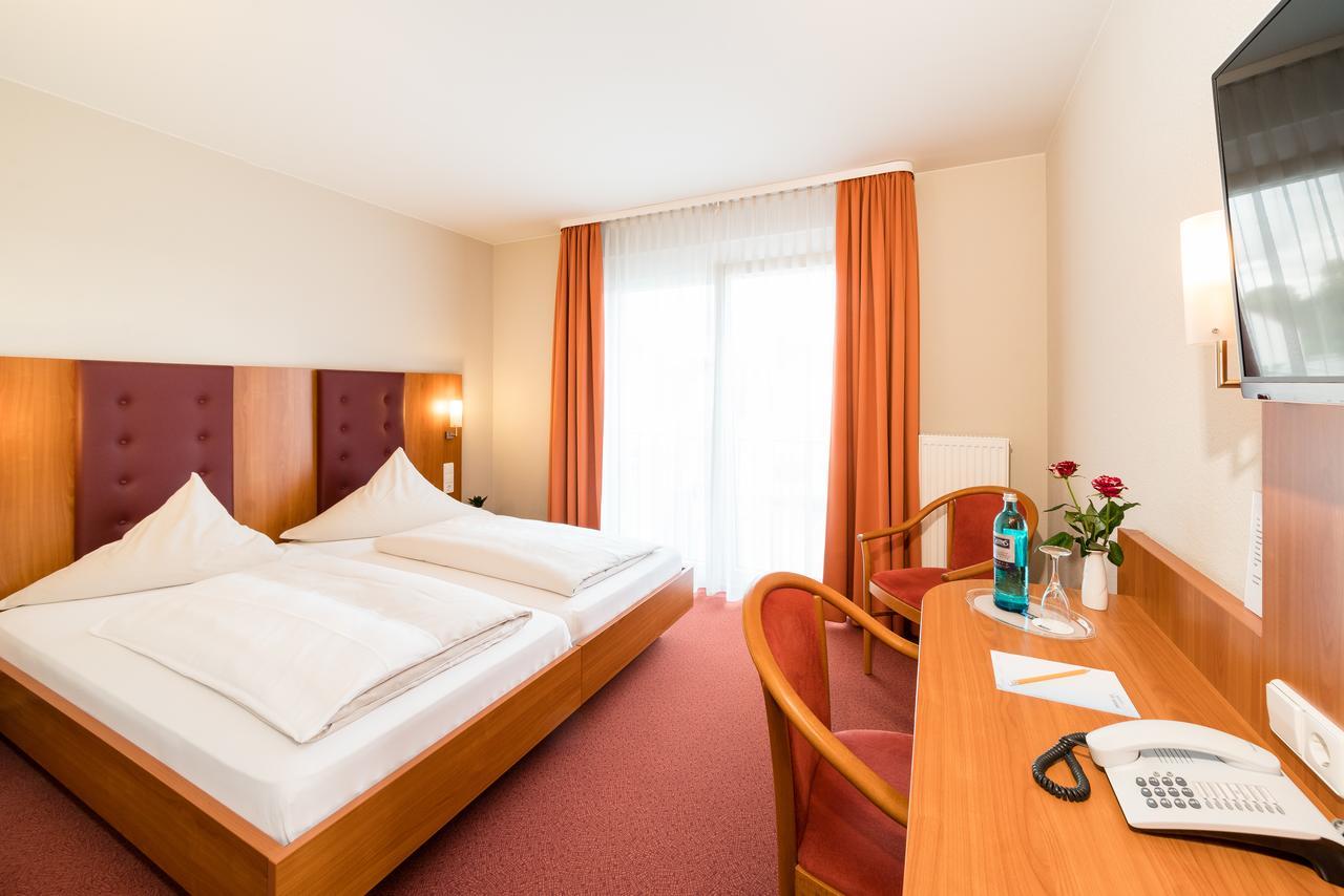 Hotel Restaurant Vater Rhein Woerth am Rhein Dış mekan fotoğraf
