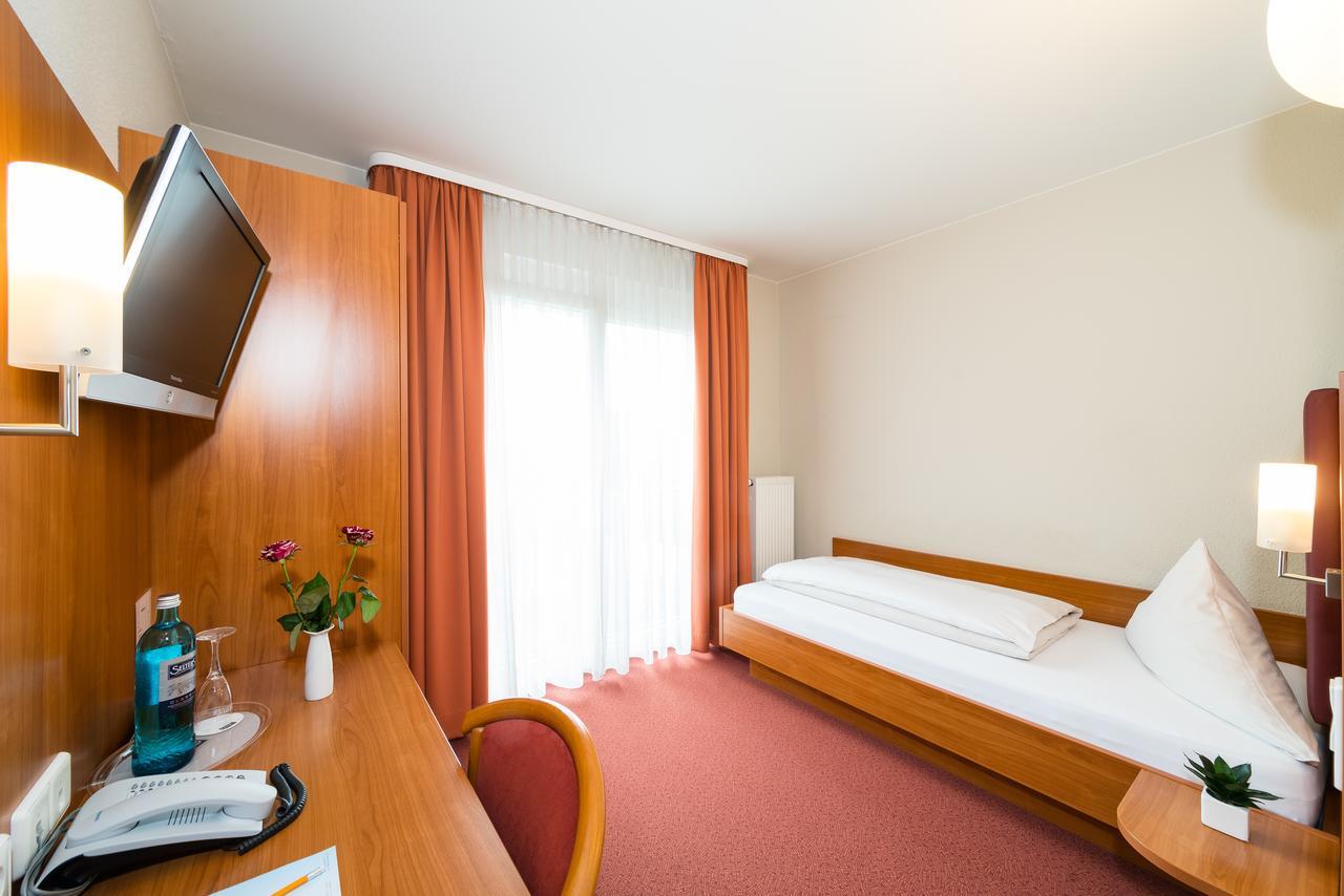 Hotel Restaurant Vater Rhein Woerth am Rhein Dış mekan fotoğraf