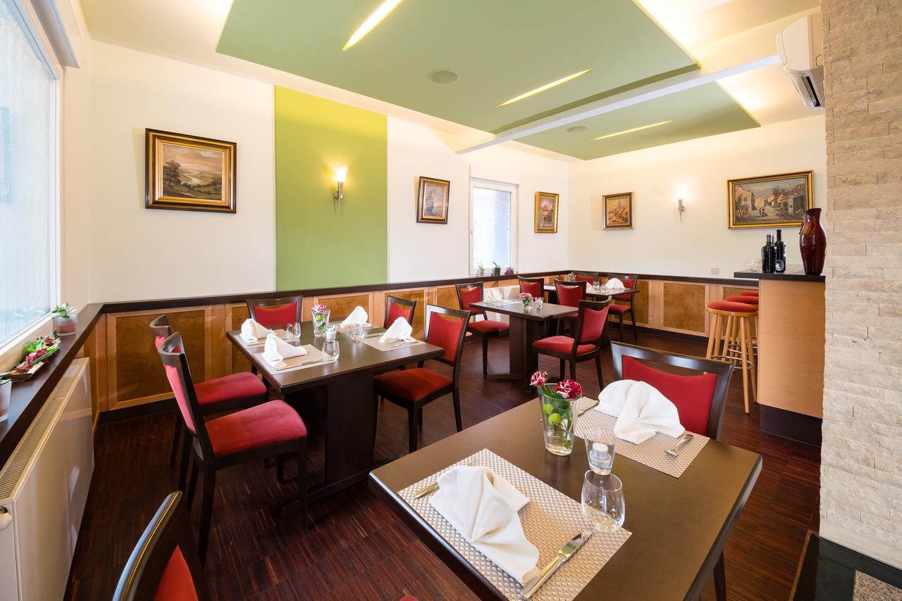 Hotel Restaurant Vater Rhein Woerth am Rhein Dış mekan fotoğraf